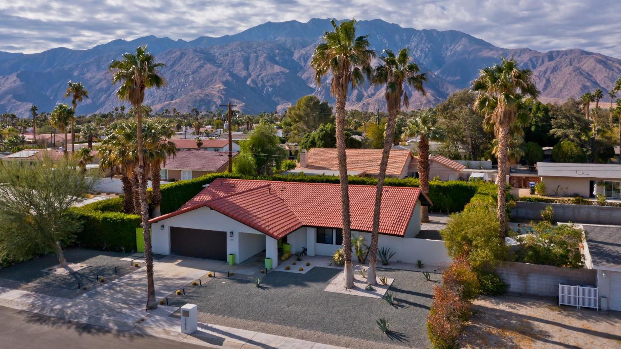 Pineapple Splash! Complete Privacy! Salt Pool! Palm Springs Exterior foto